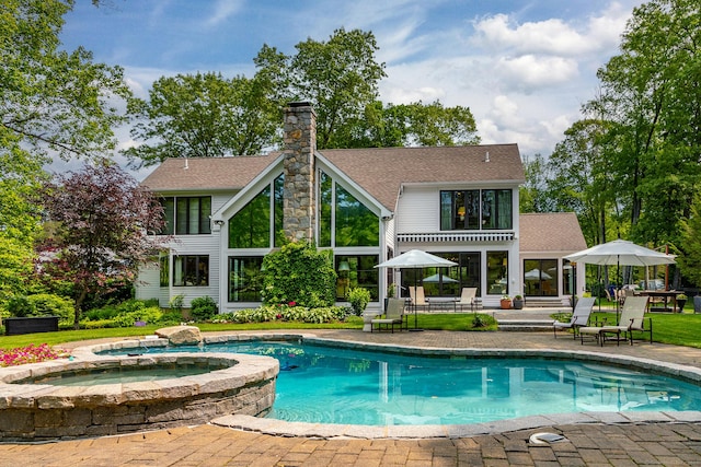 8 Heritage Island Rd, New Fairfield, CT 06812 - view of pool featuring a patio and a pool with connected hot tub
