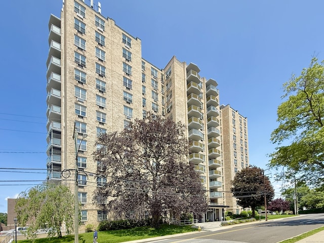 1 Strawberry Hill Ct Apt 1A, Stamford, CT 06902 - view of apartment building / complex