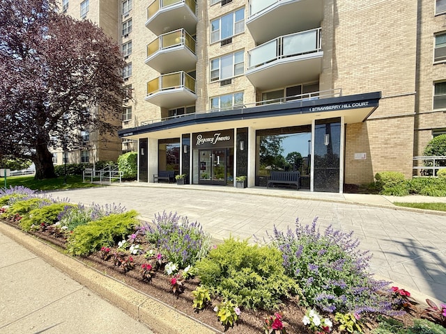 1 Strawberry Hill Ct Apt 1A, Stamford, CT 06902 - view of apartment building / complex