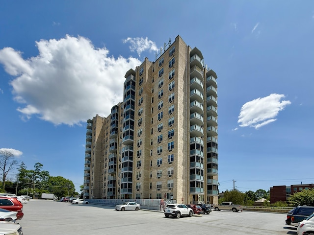 1 Strawberry Hill Ct Apt 1A, Stamford, CT 06902 - view of apartment building / complex with uncovered parking