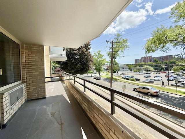 1 Strawberry Hill Ct Apt 1A, Stamford, CT 06902 - view of balcony