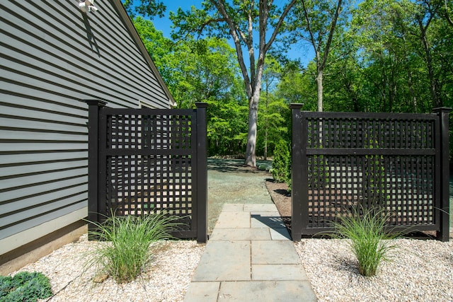 586 Essex Rd, Westbrook, CT 06498 - view of yard