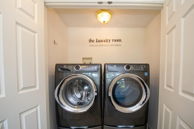 586 Essex Rd, Westbrook, CT 06498 - washroom with washer and clothes dryer