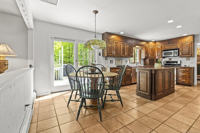 9 Meadowbrook Rd, New Fairfield, CT 06812 - dining space featuring recessed lighting and light tile patterned floors
