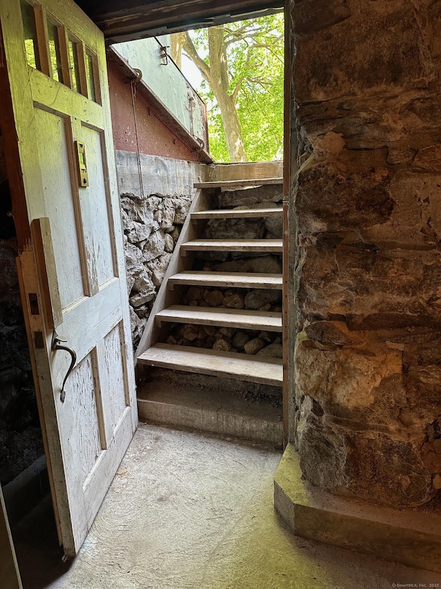 59 Rowan St, Danbury, CT 06810 - view of stairway