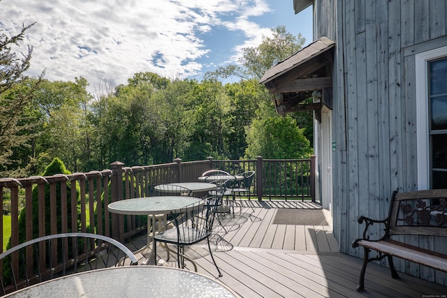 1480 Litchfield Tpke, New Hartford, CT 06057 - wooden deck with outdoor dining area