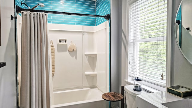 3 Inwood Ln, Woodbury, CT 06798 - full bathroom featuring shower / tub combo and toilet