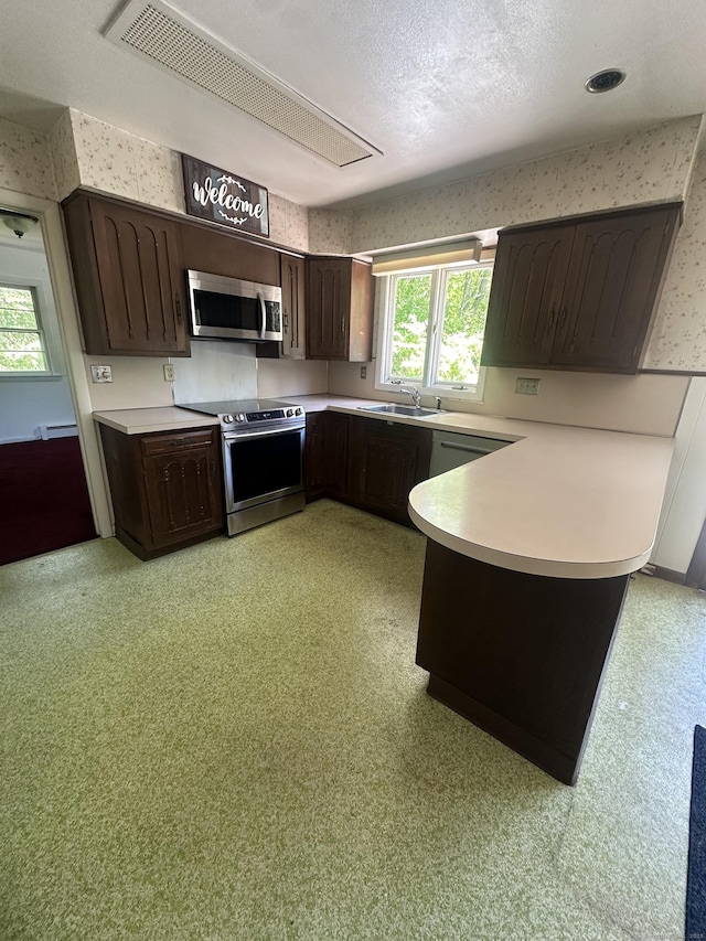 19 Arrowhead Ln, Branford, CT 06405 - photo 3