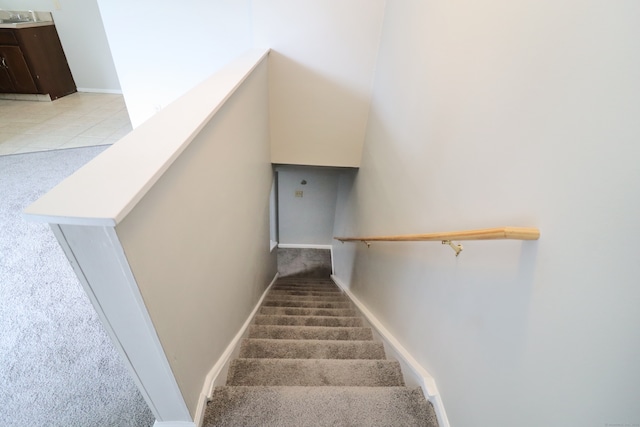 678 Savin Ave Apt 2J, West Haven, CT 06516 - staircase with carpet flooring and baseboards