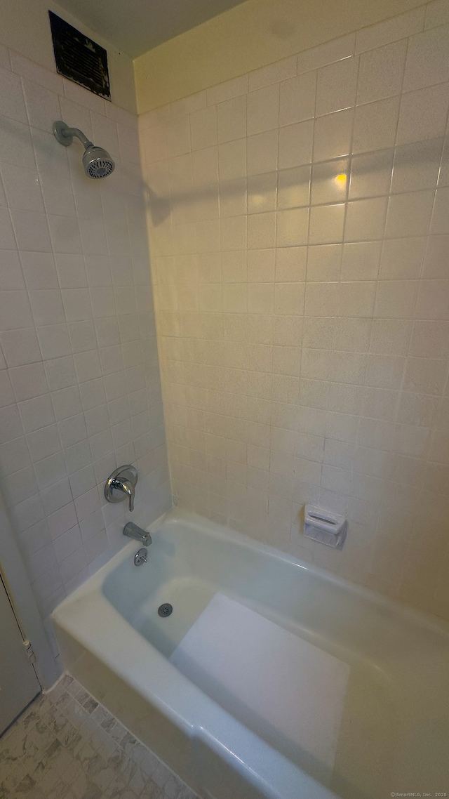 125 Lebanon St, Hartford, CT 06112 - full bath featuring shower / bath combination