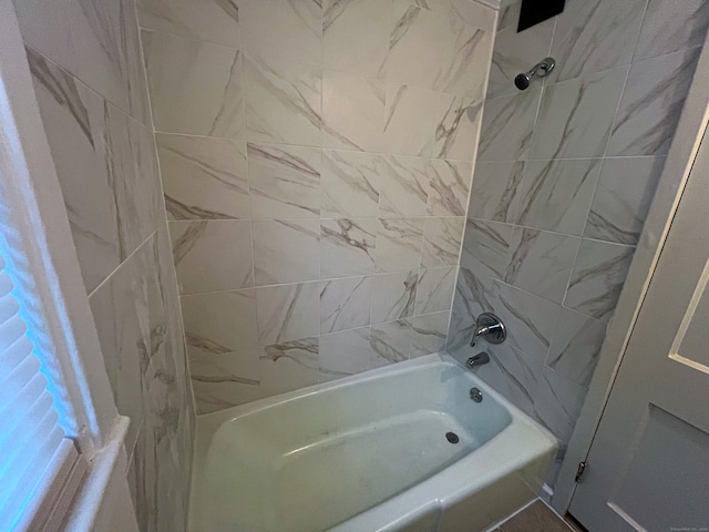 125 Lebanon St, Hartford, CT 06112 - full bathroom with washtub / shower combination
