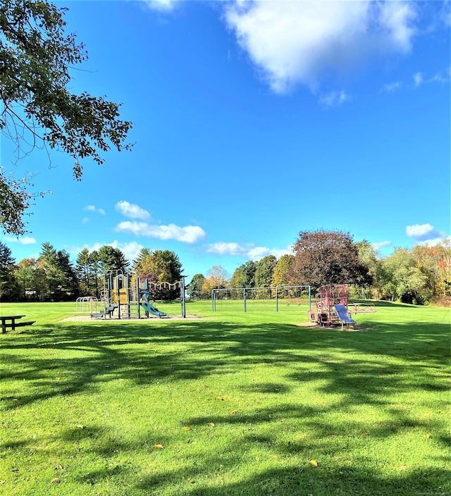 49 Warner Rd, Bridgewater, CT 06752 - view of home's community featuring a yard