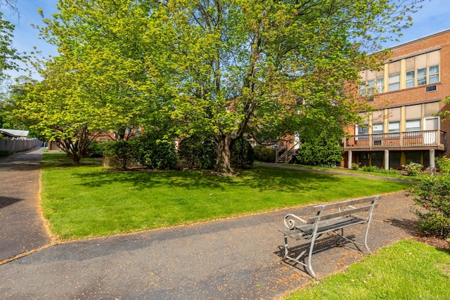 201 College St Unit 3, Middletown, CT 06457 - view of property's community featuring a yard