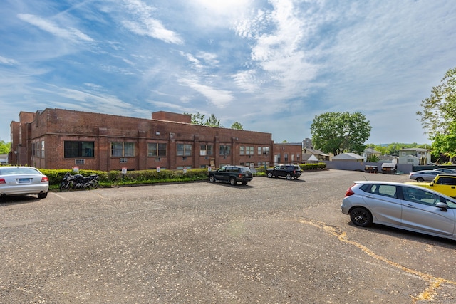 201 College St Unit 3, Middletown, CT 06457 - view of property featuring uncovered parking