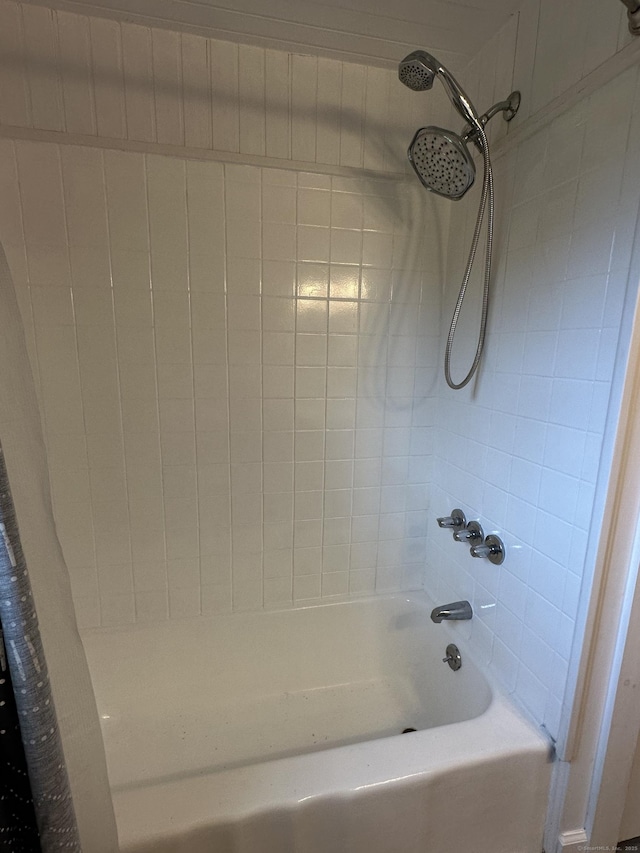 331 Pond Hill Rd, Plainfield, CT 06354 - full bath with shower / bathtub combination with curtain