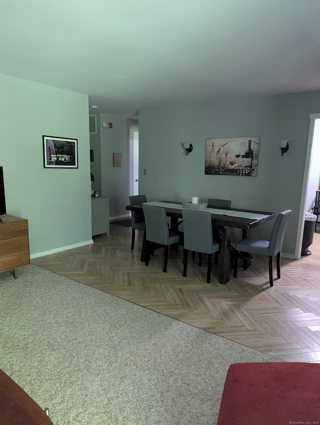 151 Heritage Vlg Unit B, Southbury, CT 06488 - dining area with baseboards