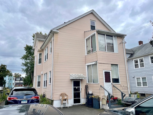 190 Holcomb St, Hartford, CT 06112 - rear view of property featuring entry steps