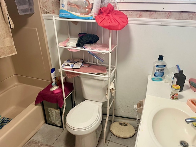 190 Holcomb St, Hartford, CT 06112 - full bathroom with tile patterned flooring, toilet, and a sink