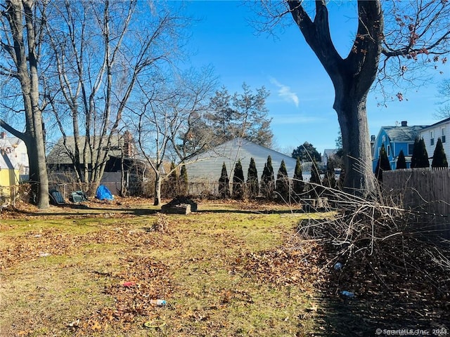 341 Peck Ave, West Haven, CT 06516 - view of yard