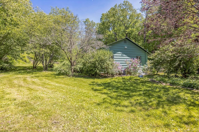 200 Willow St, Hamden, CT 06518 - view of grassy yard