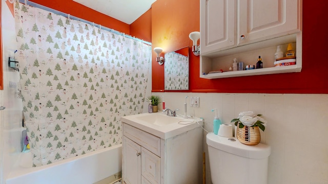174 Fairview Ave, Bridgeport, CT 06606 - full bathroom with vanity, shower / tub combo, and toilet