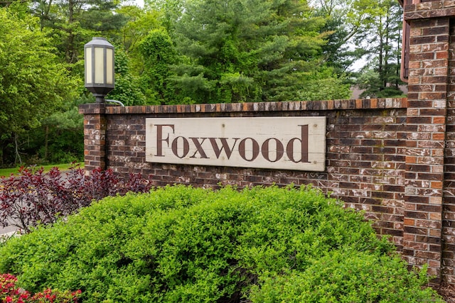 202 Foxwood Ln Unit 202, Milford, CT 06461 - view of community sign