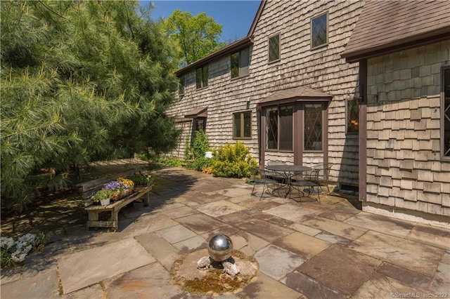 15 Tunxis Trl, Redding, CT 06896 - view of patio with outdoor dining space