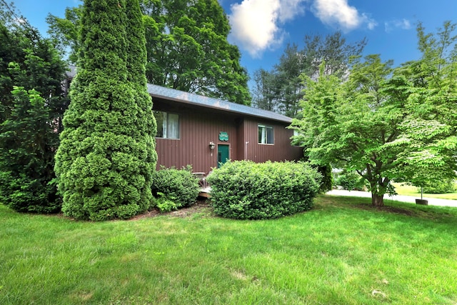 4 Jason Wright Dr, Ansonia, CT 06401 - view of front of house with a front yard