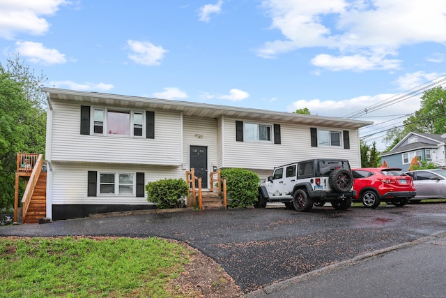 6 Lampson St, Waterbury, CT 06705 - photo 1