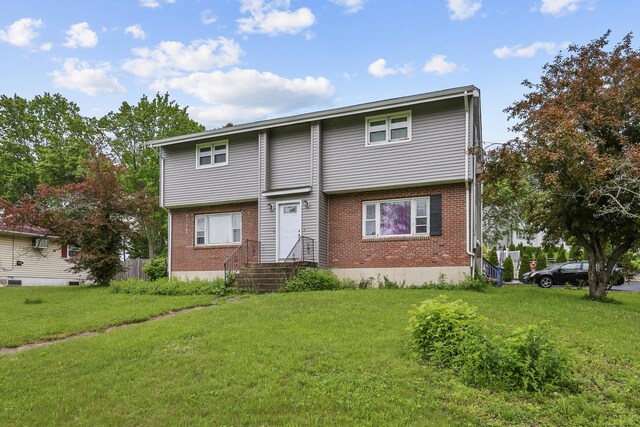 81 Glenstone Rd, Waterbury, CT 06705 - photo 1