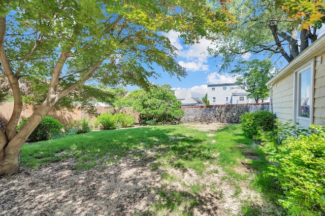 70 Mercer St, Stratford, CT 06614 - view of yard
