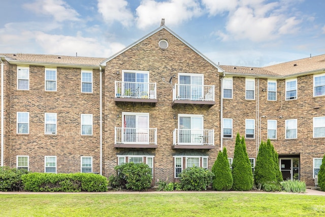421 Tolland St Unit 312, East Hartford, CT 06108 - view of building exterior