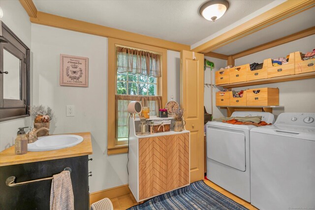 64 W St, Cromwell, CT 06416 - laundry area featuring washer and dryer