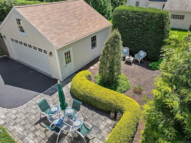 102 Pratt St, Fairfield, CT 06824 - aerial view of property and surrounding area