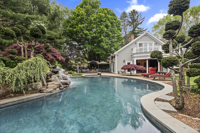 18 Ferry Rd, Old Lyme, CT 06371 - swimming pool featuring a patio area