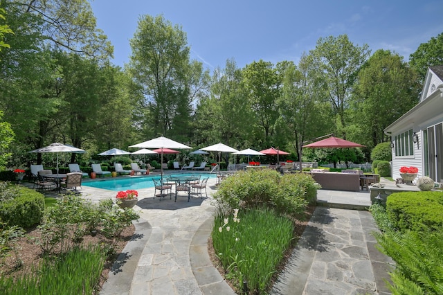 368 Nod Hill Rd, Wilton, CT 06897 - outdoor pool featuring a patio and an outdoor living space