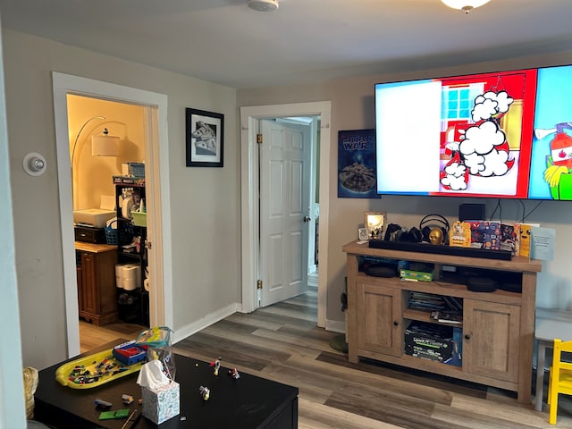 19 Wakefield Ct, New Britain, CT 06053 - living room with light wood-style flooring and baseboards
