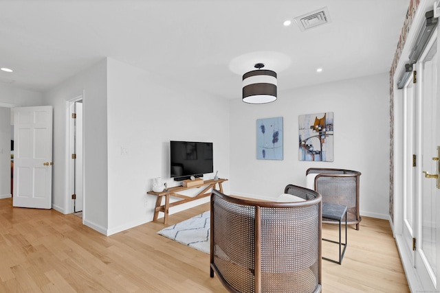 2 Quanaduck Cove Ct Unit 2, Stonington, CT 06378 - living room with light wood-type flooring, recessed lighting, and baseboards