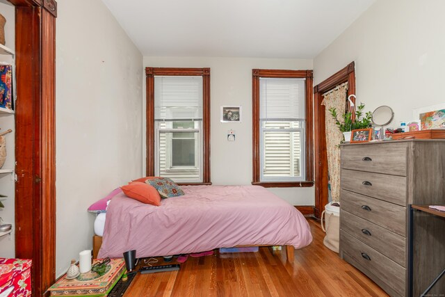 76 Edwards St, New Haven, CT 06511 - bedroom featuring light wood-type flooring