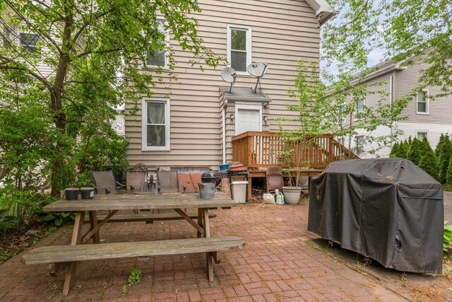 76 Edwards St, New Haven, CT 06511 - back of property featuring a patio
