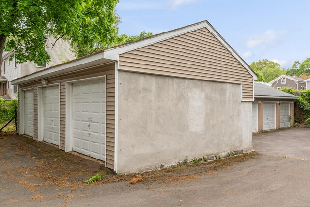 76 Edwards St, New Haven, CT 06511 - view of garage