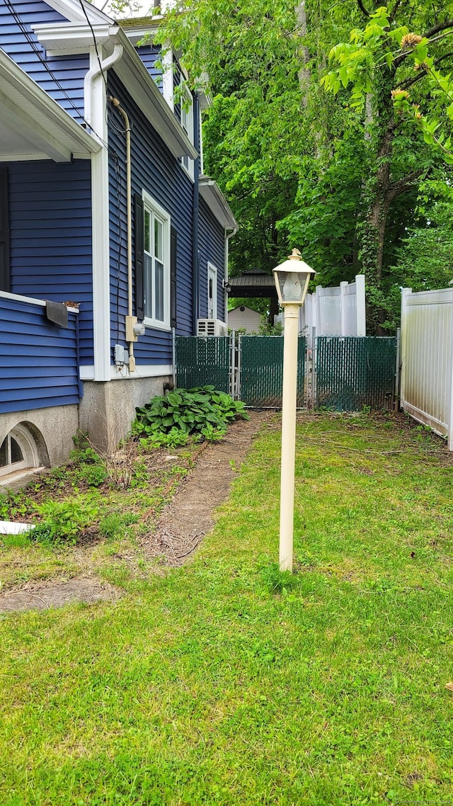 909 N Colony Rd, Meriden, CT 06450 - view of yard