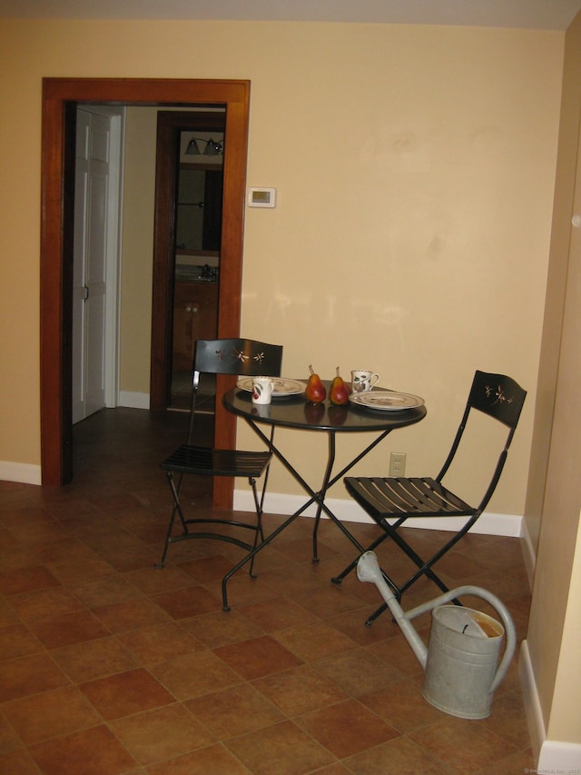 1071 River Blvd, Suffield, CT 06078 - dining room with baseboards