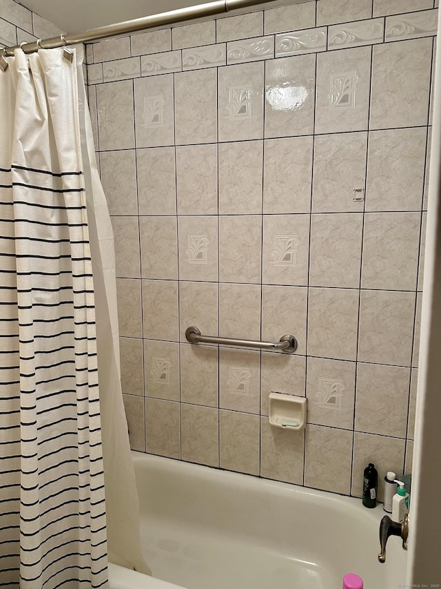 47 Conestoga Way Unit 47, Glastonbury, CT 06033 - bathroom with shower / tub combo with curtain