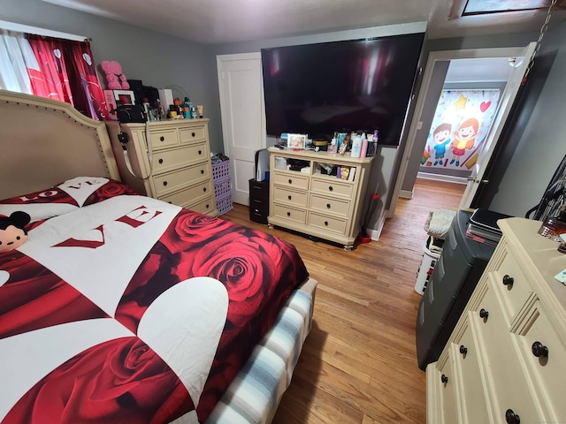 1437 Silver Ln, East Hartford, CT 06118 - bedroom featuring light wood-type flooring
