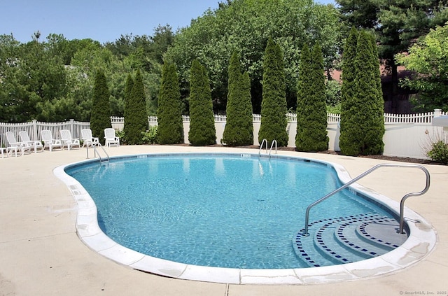 7 Sherwood Farms Ln, Westport, CT 06880 - community pool with a patio