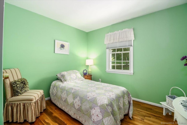 8 Prospect Ct, Brookfield, CT 06804 - bedroom featuring wood finished floors and baseboards