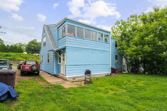 22 School St, New Britain, CT 06051 - view of front facade with a front lawn