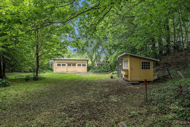 30 Meeting House Ln, Madison, CT 06443 - view of yard with an outbuilding