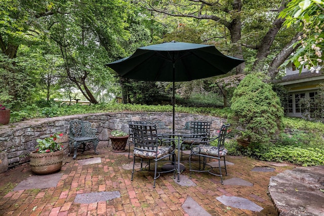 30 Meeting House Ln, Madison, CT 06443 - view of patio / terrace with outdoor dining space